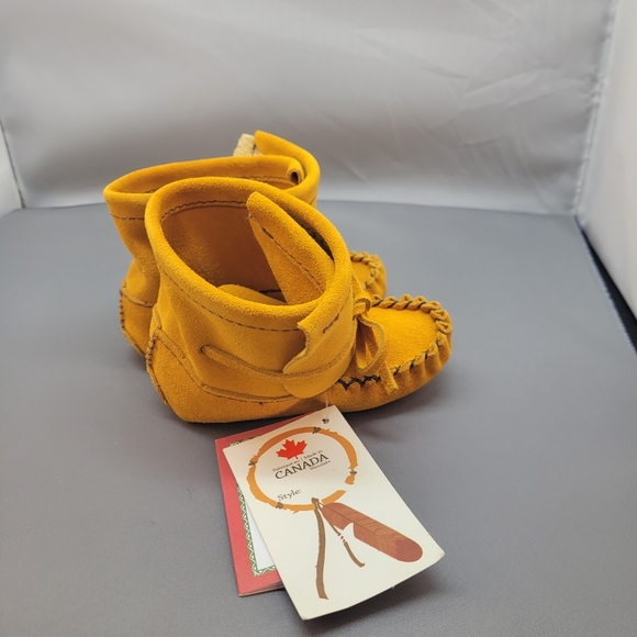 Bastien Toddler Size 6 Moccasin Boots - Picture 4 of 6